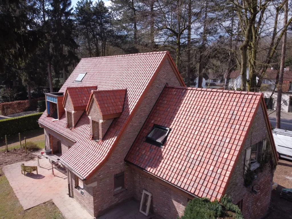 Dakrenovatie Latem: foto 4 van de werken